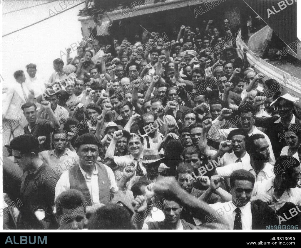 1939. Viajeros del "Sinaia", barco que trasladó al Juan Rejano al exilio en México.