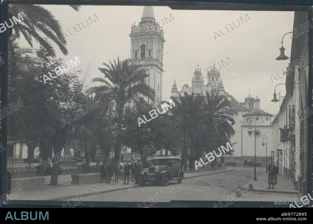 1930. Plaza de la libertad en la palma del Condado (Huelva).