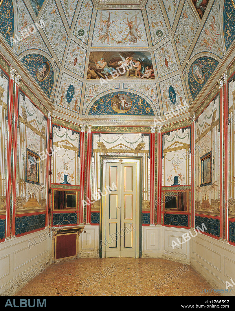 Palazzo Milzetti in Faenza decoration of the so called Cabinet of Love, by Giani Felice, 19th Century, 1802-1805, fresco,. Italy, Emilia Romagna, Ravenna, Faenza, Palazzo Milzetti, Love Toilette.