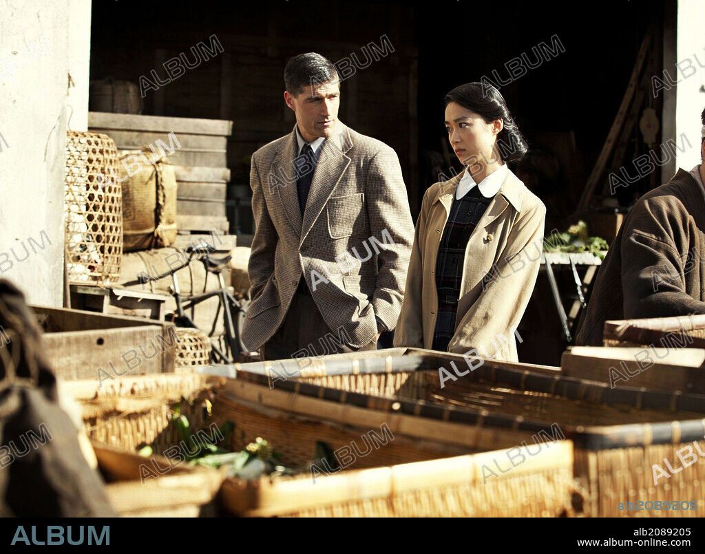 ERIKO HATSUNE y MATTHEW FOX en EMPERADOR, 2012 (EMPEROR), dirigida por PETER WEBBER. Copyright KRASNOFF FOSTER PRODUCTIONS.