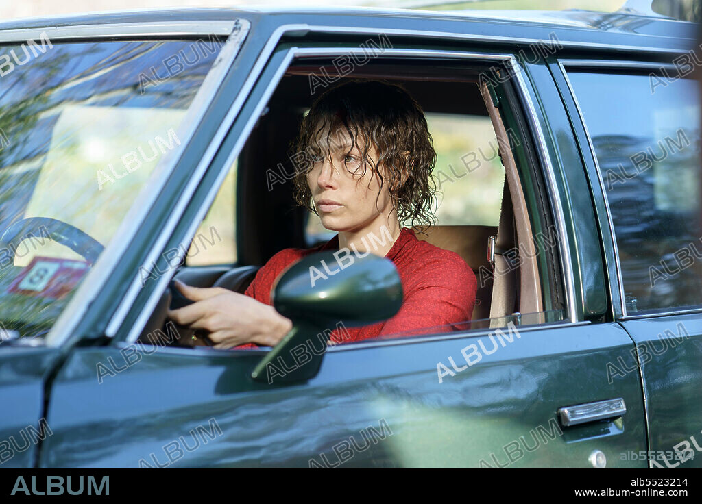 JESSICA BIEL in CANDY, 2022, directed by JENNIFER GETZINGER and MICHAEL UPPENDAHL. Copyright Twentieth Television / Universal Cable Productions.