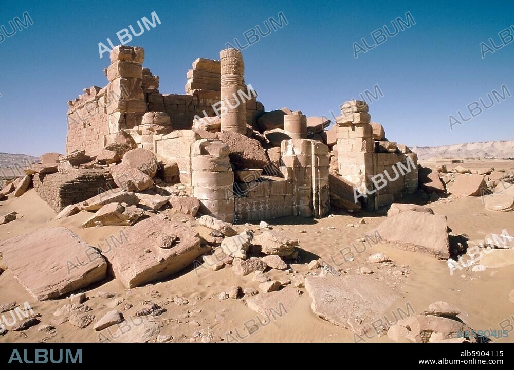 Deir el-Hagar (Oase Dachla, Westliche Wüste, Ägypten), Tempel der thebanischen Gottheiten Amun, Mut und Chons. (römische Zeit, 1. Jahrhundert n. Chr.). Teilansicht: Hypostyl und Sanktuarium vor der Restaurierung. Foto, 1986.