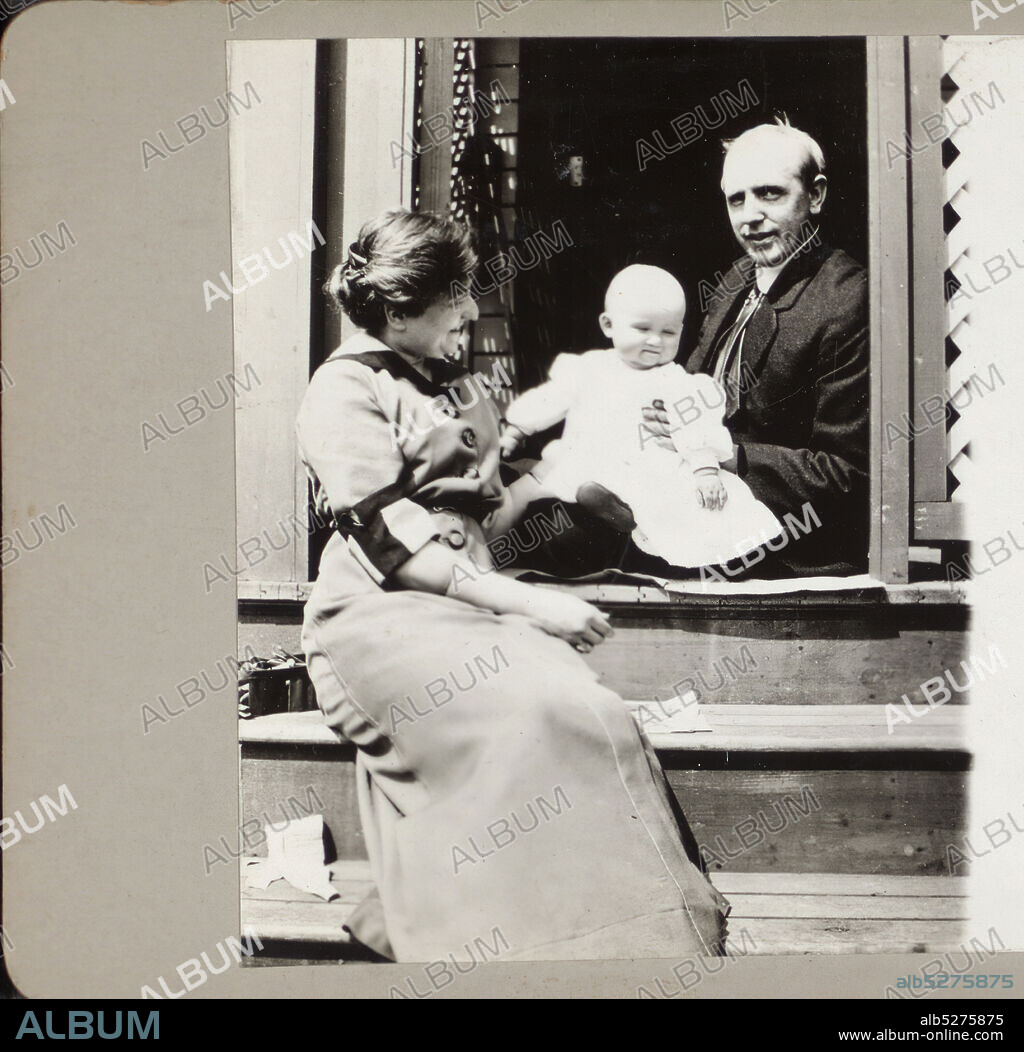 A Happy family., Families, Clothing & dress, New York (State), Florida, United States.