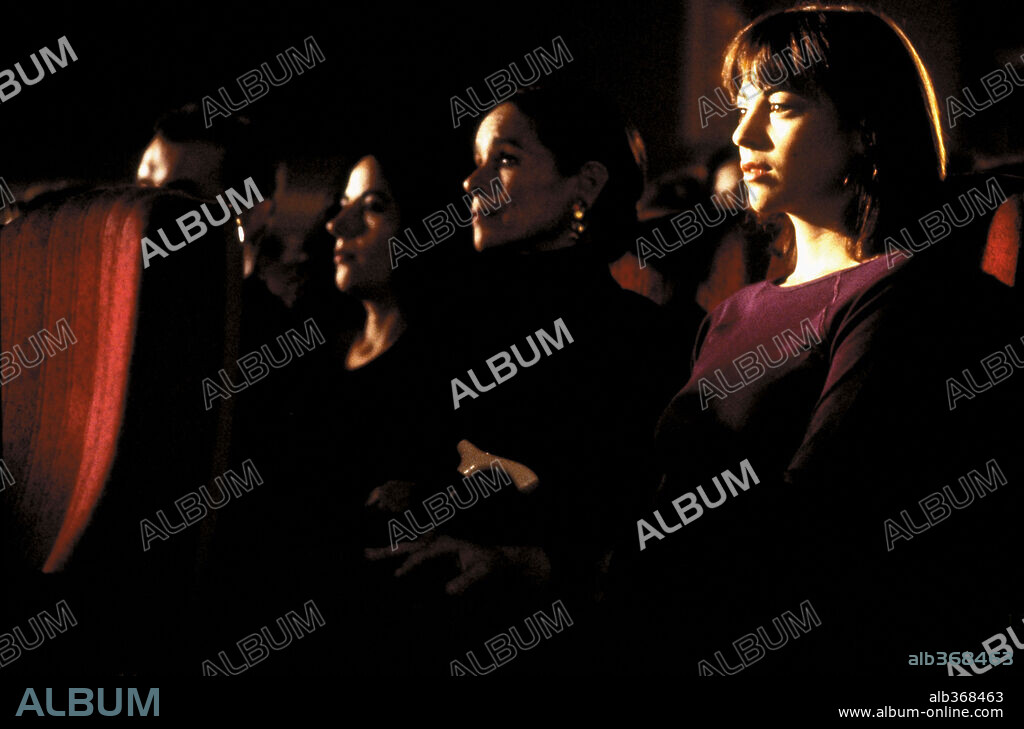 GERALDINE CHAPLIN y LEONOR WATLING en HABLE CON ELLA, 2002, dirigida por PEDRO ALMODOVAR. Copyright EL DESEO S.A / BRACHO, MIGUEL.