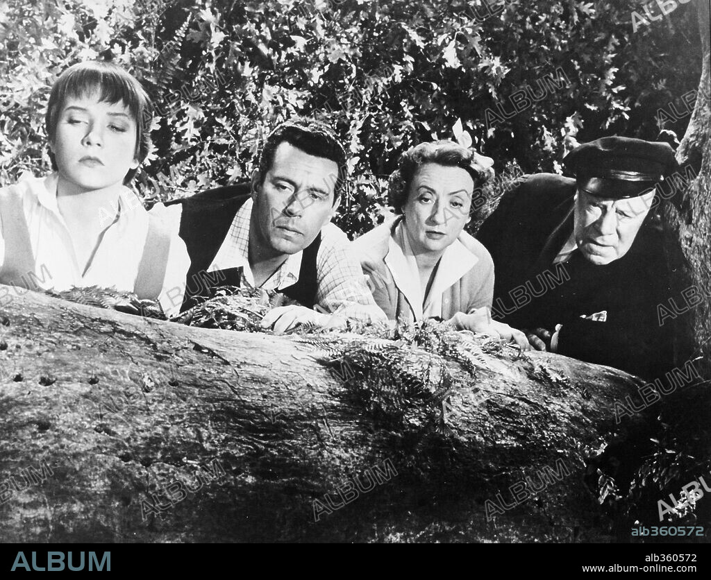 EDMUND GWENN, JOHN FORSYTHE, MILDRED NATWICK y SHIRLEY MACLAINE en PERO... QUIEN MATO A HARRY?, 1955 (THE TROUBLE WITH HARRY), dirigida por ALFRED HITCHCOCK. Copyright Alfred J. Hitchcock Productions.