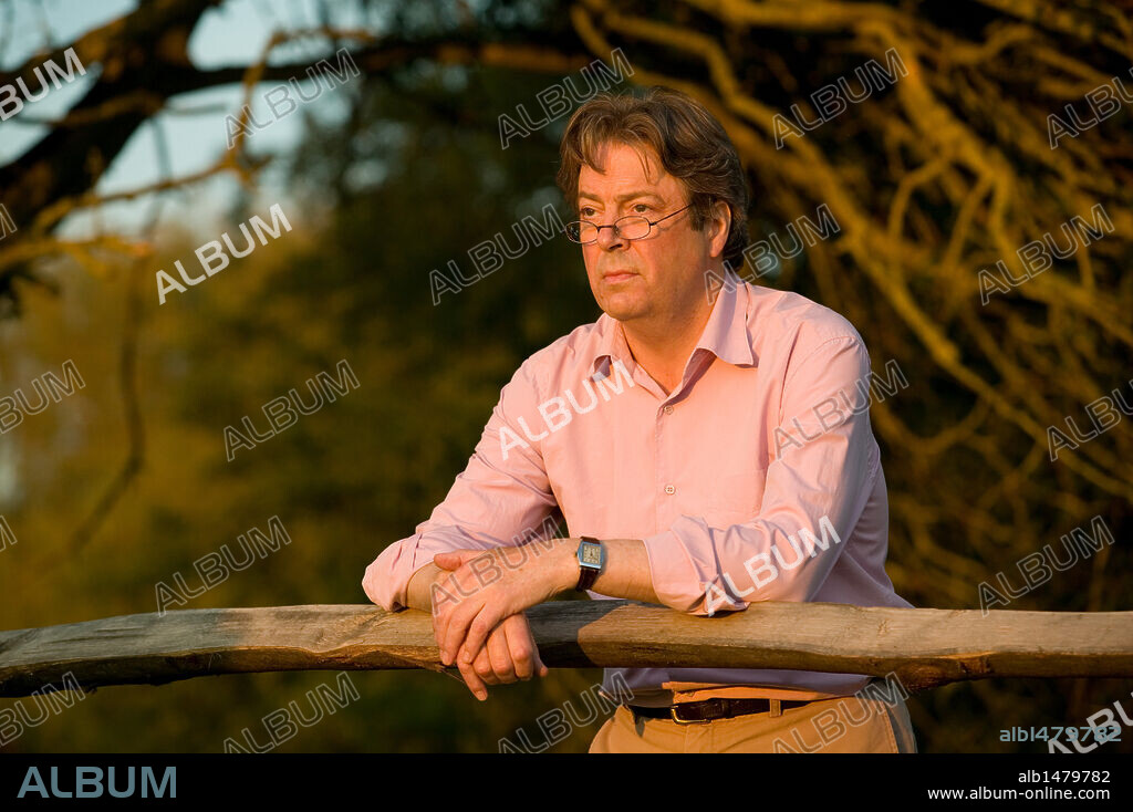 ROGER ALLAM in TAMARA DREWE, 2010, directed by STEPHEN FREARS. Copyright BBC FILMS / MOUNTAIN, PETER.