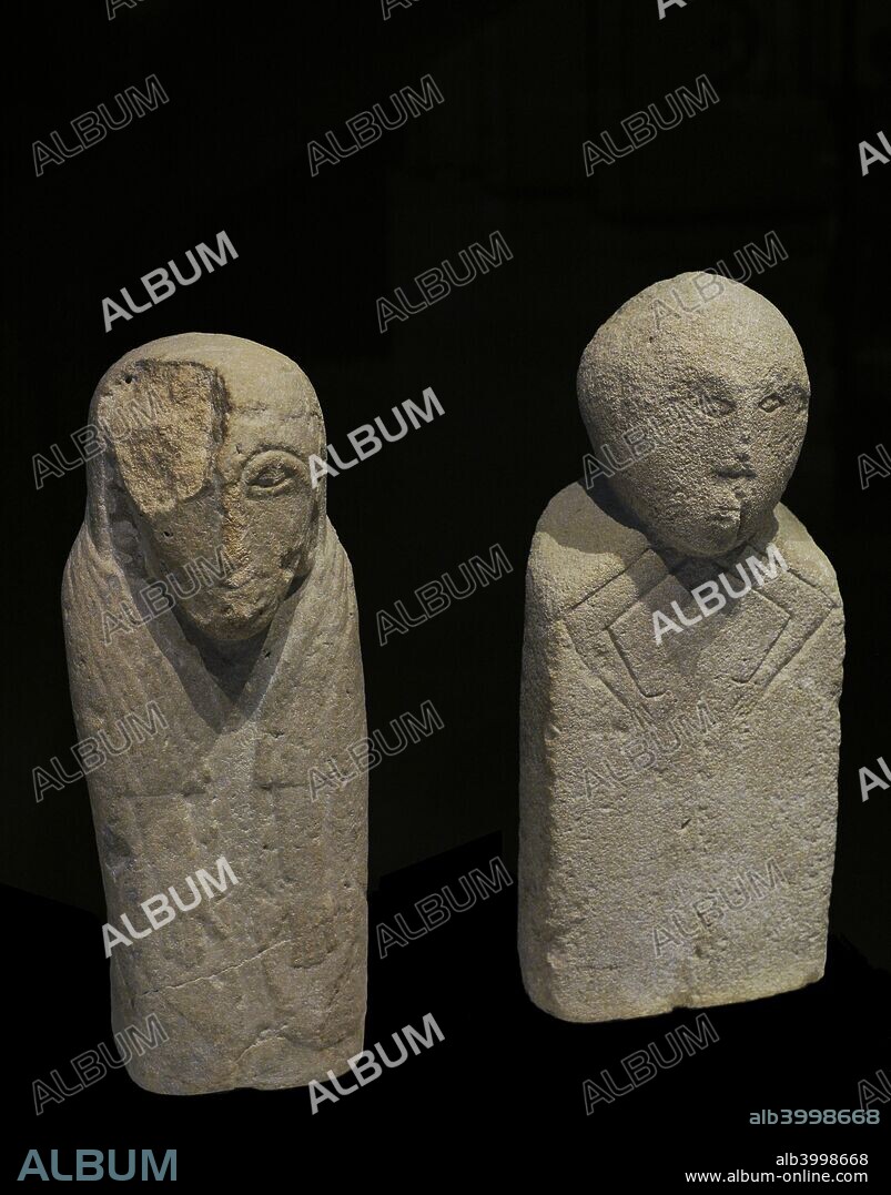 Cultura Ibérica. Figuras esquemáticas. Siglos III-II a. C. Piedra caliza. Procedentes del Santuario del Cerro de los Santos (Montealegre del Castillo, provincia de Albacete). Museo Arqueológico Nacional. Madrid. España.