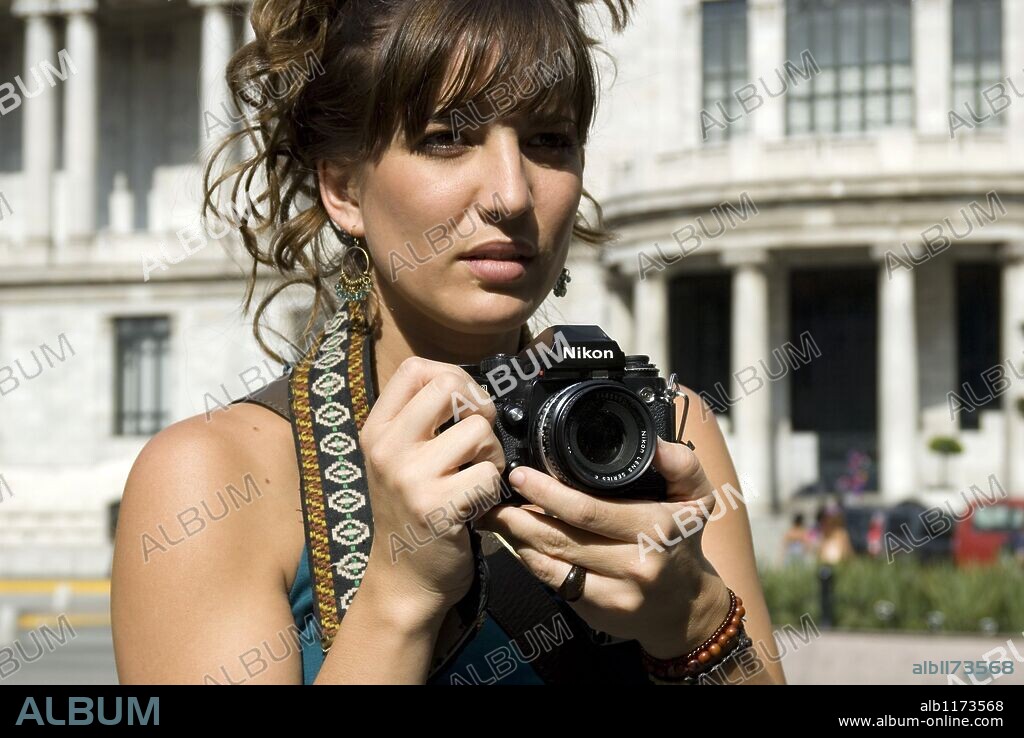 LUCIA JIMENEZ in INSIGNIFICANT THINGS, 2008 (COSAS INSIGNIFICANTES), directed by ANDREA MARTINEZ. Copyright Manga Films/ Tequila Gang/Warner Bros Pictures Mexico.