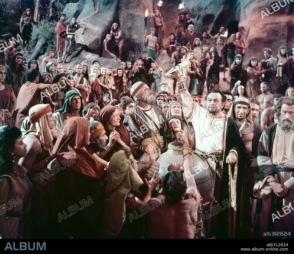 EDWARD G. ROBINSON in THE TEN COMMANDMENTS, 1956, directed by CECIL B DEMILLE. Copyright PARAMOUNT PICTURES.
