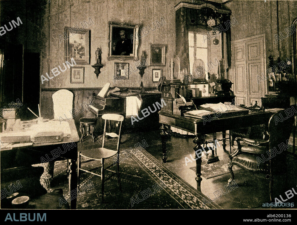 E-  SALA DE LECTURA Y ESTUDIO DE GIUSEPPE VERDI EN LA VILLA DE SANTA AGATA.