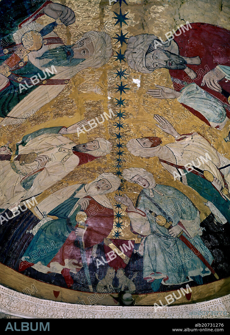 BOVEDA CENTRAL - RETRATOS DE LOS DIEZ PRIMEROS REYES NAZARIES - SIGLO XV - PINTURA CRISTIANA SOBRE CUERO.