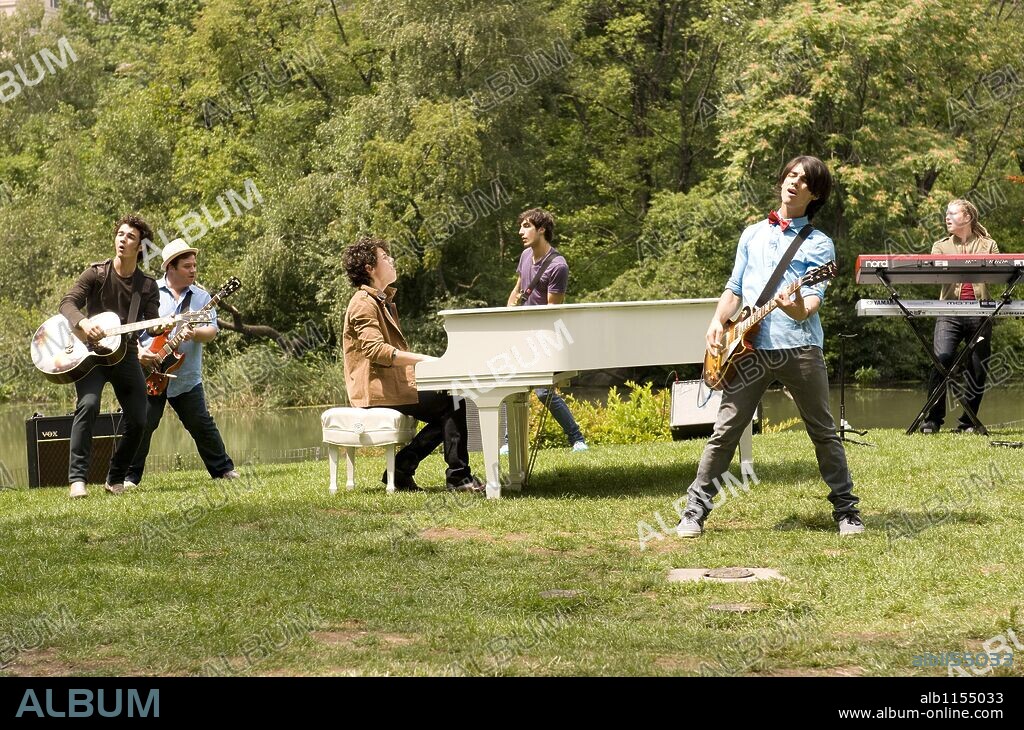 GREG GARBOWSKI, JOE JONAS, JOHN TAYLOR, KEVIN JONAS, NICK JONAS and RYAN LIESTMAN in JONAS BROTHERS: THE 3D CONCERT EXPERIENCE, 2009, directed by BRUCE HENDRICKS. Copyright Chapman-leonard studio equipment/ film source.