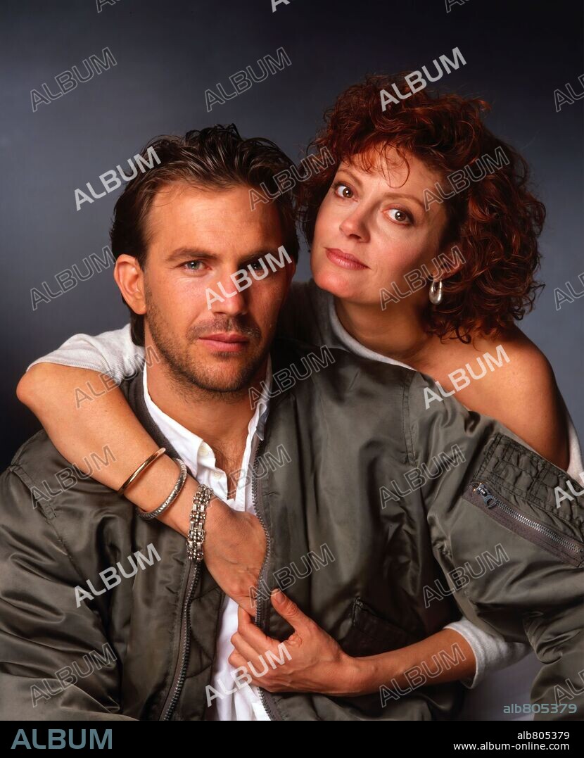 KEVIN COSTNER und SUSAN SARANDON in BULL DURHAM, 1988, unter der Regie von RON SHELTON. Copyright ORION PICTURES.