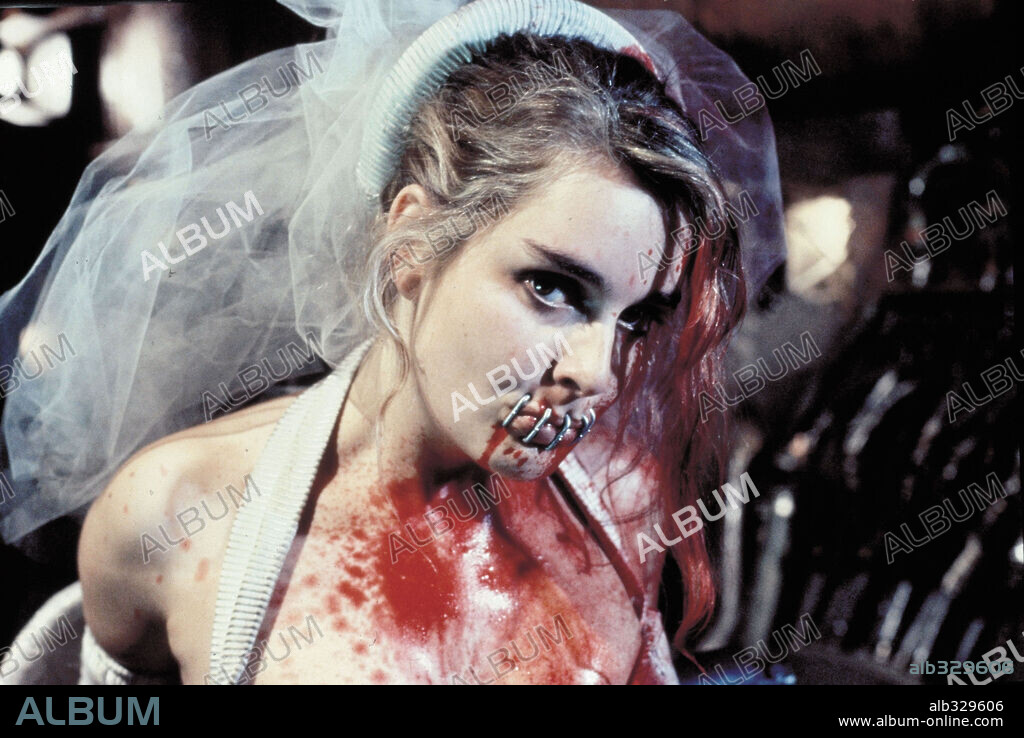 FREDERIQUE FEDER en ACCION MUTANTE, 1993, dirigida por ALEX DE LA IGLESIA. Copyright EL DESEO S.A/CIBY 2000.