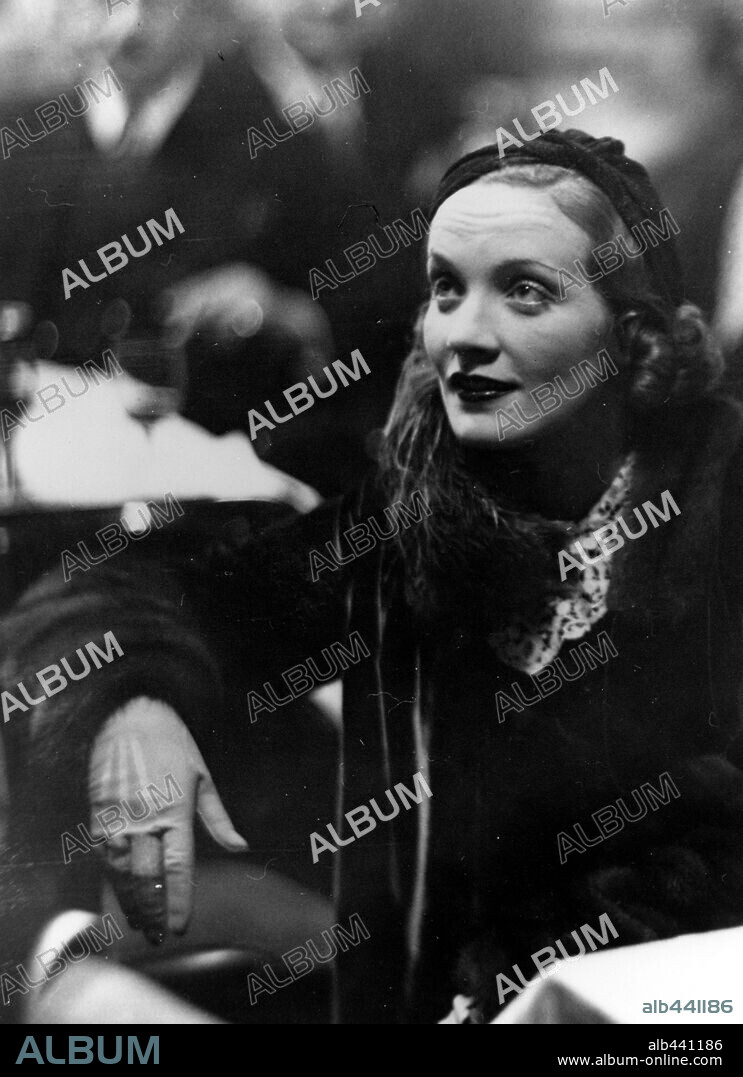 MARLENE DIETRICH in MARLENE DIETRICH: HER OWN SONG, 2001, directed by DAVID RIVA. Copyright METRO GOLDWYN MAYER.