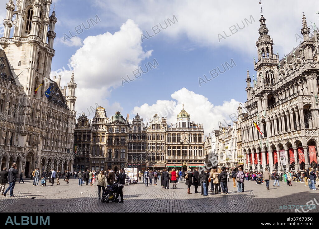 The Grand Place (Grote Markt), the central square of Brussels, UNESCO World Heritage Site, Brussels, Belgium, Europe.
