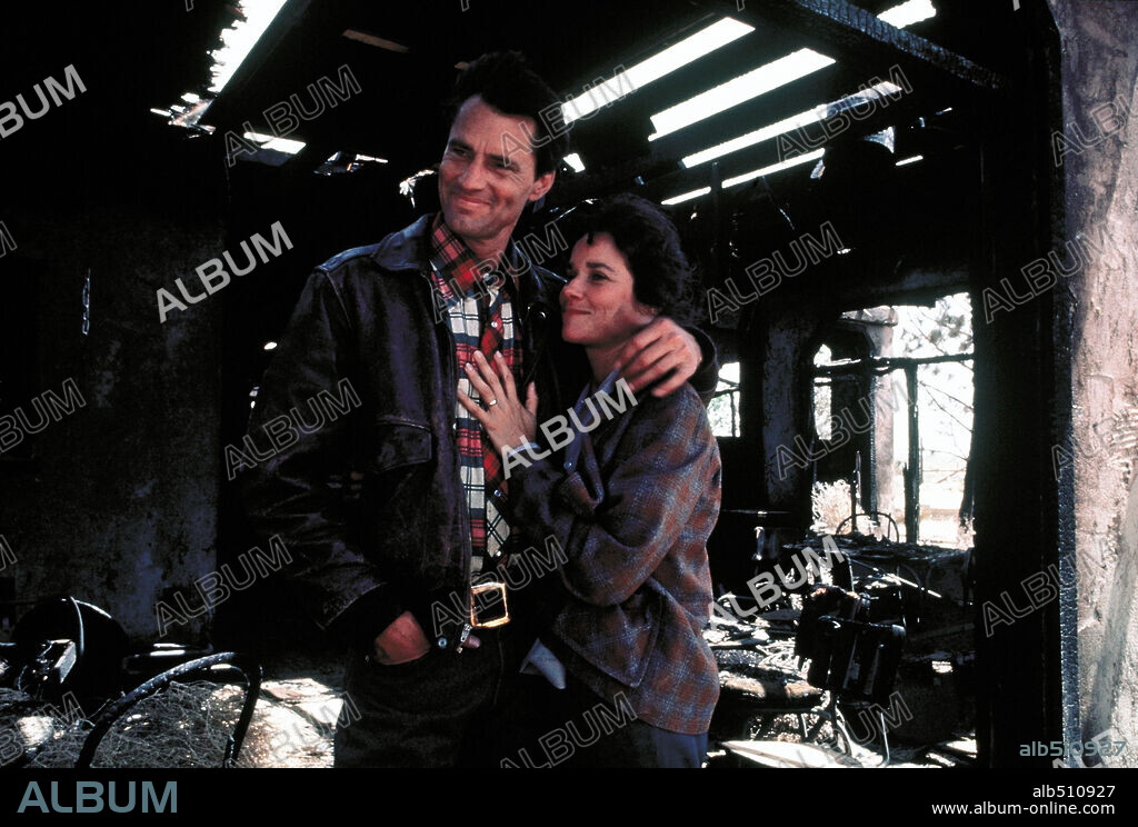 BARBARA HERSHEY and SAM SHEPARD in THE RIGHT STUFF, 1983, directed by PHILIP KAUFMAN. Copyright LADD COMPANY/WARNER BROS.