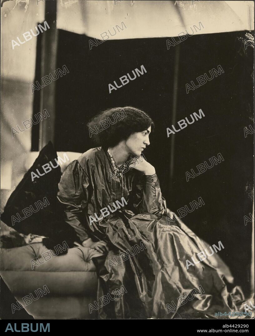 Portrait of Jane Morris (Mrs. William Morris), John Robert Parsons (British, about 1826 - 1909, active 1860s - 1870s), Cheyne Walk, Chelsea, England, negative July 1865, print about 1900, Gelatin silver print, 23.5 × 19.4 cm (9 1/4 × 7 5/8 in.).