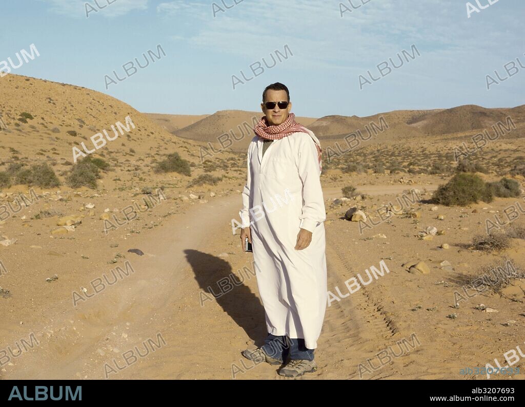 TOM HANKS en ESPERANDO AL REY, 2016 (A HOLOGRAM FOR THE KING), dirigida por TOM TYKWER. Copyright X-FILME CREATIVE POOL/22H22/FABRICA DE CINE/KASBAH-FILM TANG.