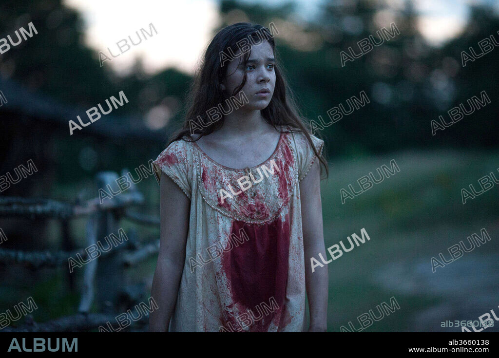 HAILEE STEINFELD in THE KEEPING ROOM, 2014, directed by DANIEL BARBER. Copyright ANONYMOUS CONTENT.