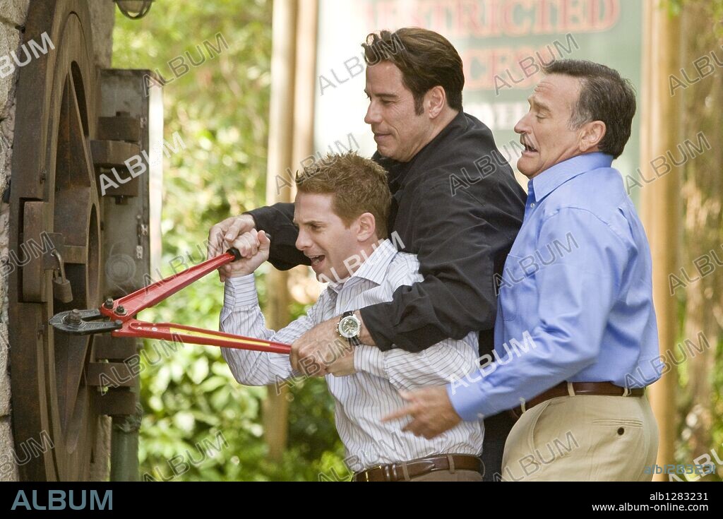 SETH GREEN, TRAVOLTA JOHN und ROBIN WILLIAMS. JOHN TRAVOLTA, ROBIN WILLIAMS und SETH GREEN in OLD DOGS, 2009, unter der Regie von WALT BECKER. Copyright WALT DISNEY PICTURES / BATZDORFF, RON.