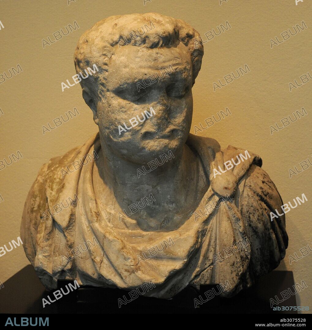 TITO FLAVIO VESPASIANO (39-81). Emperador romano entre 79-81, primero de la dinastía de los Flavios. Busto romano de Tito. Siglo I. Mármol. Museo del Mediterráneo y Antigüedades del Oriente Próximo (Museum of Mediterranean and Near Eastern Antiquities). Estocolmo. Suecia.