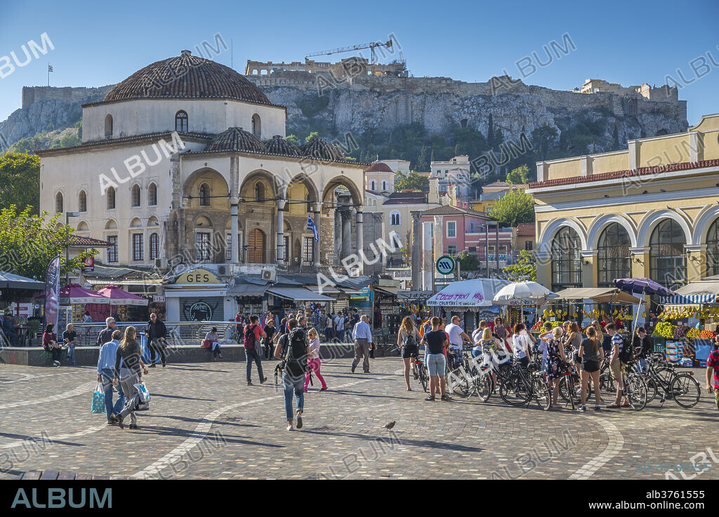 View of Monastiraki Square with The Acropolis visible in the background, Monastiraki District, Athens, Greece, Europe.