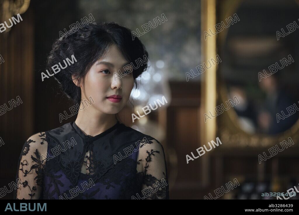 KIM MIN-HEE in THE HANDMAIDEN, 2016 (AH-GA-SSI), directed by PARK CHAN-WOOK. Copyright MOHO FILM/YONG FILM.