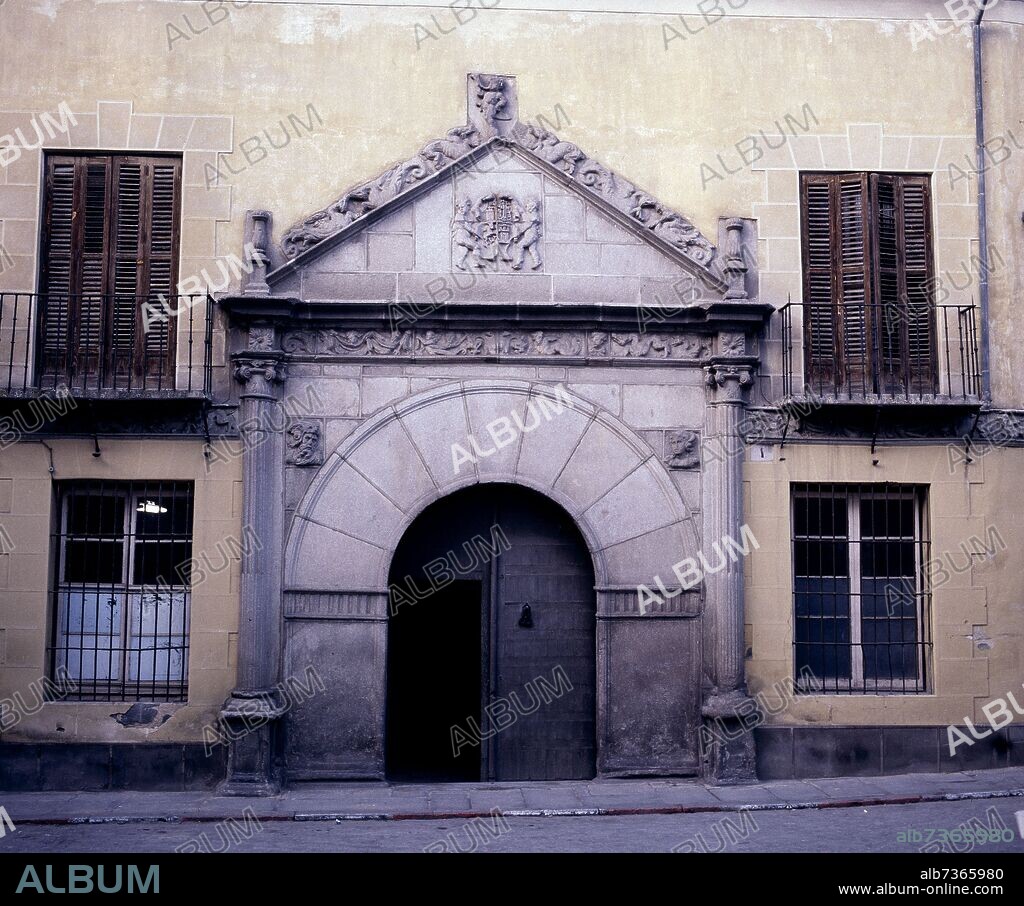 PUERTA DE VALDELAGUILA.