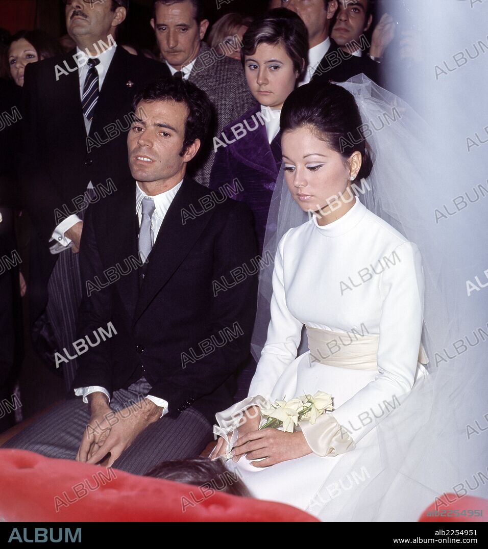 BODA DEL CANTANTE JULIO IGLESIAS E ISABEL PREYSLER. 29/01/1971. ILLESCAS.