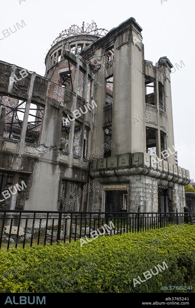 Atomic Bomb Dome (Genbaku Dome), Hiroshima Peace Memorial, UNESCO World Heritage Site, Hiroshima, Japan, Asia.
