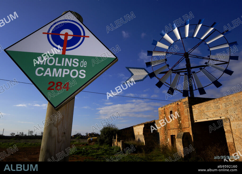 Molino para extraccion de agua (s.XIX-XX). Cami de Sa Barrala.Campos.Comarca de Migjorn. Mallorca. Baleares.España.
