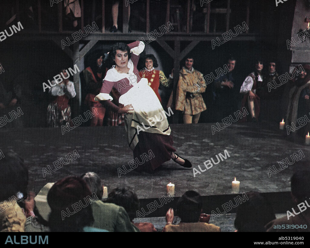ANDRES PAJARES en CRISTOBAL COLON, DE OFICIO... DESCUBRIDOR, 1982, dirigida por MARIANO OZORES. Copyright CONSTAN FILMS S.A.