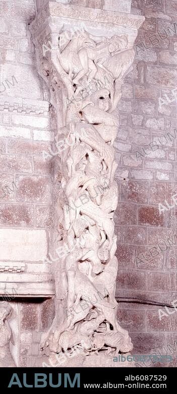 Detail trumeau, partie basse.