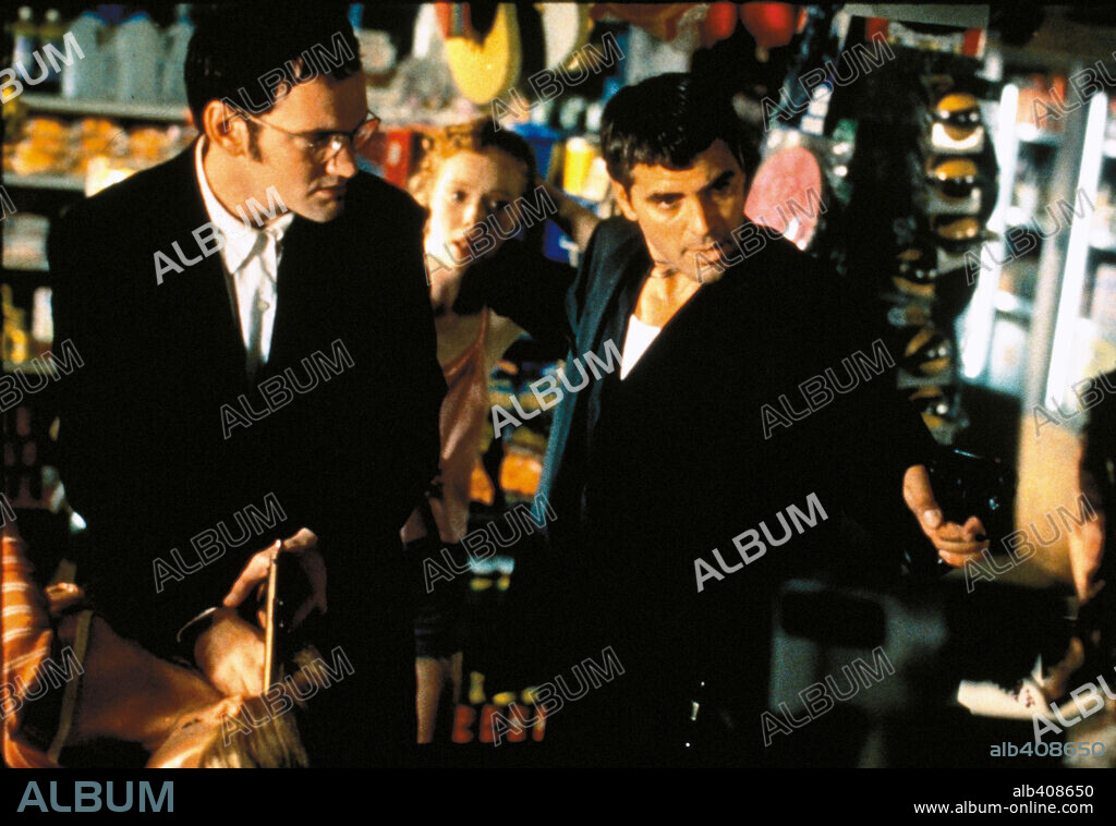 GEORGE CLOONEY y QUENTIN TARANTINO en ABIERTO HASTA EL AMANECER, 1996 (FROM DUSK TILL DAWN), dirigida por ROBERT RODRIGUEZ. Copyright MIRAMAX FILMS.