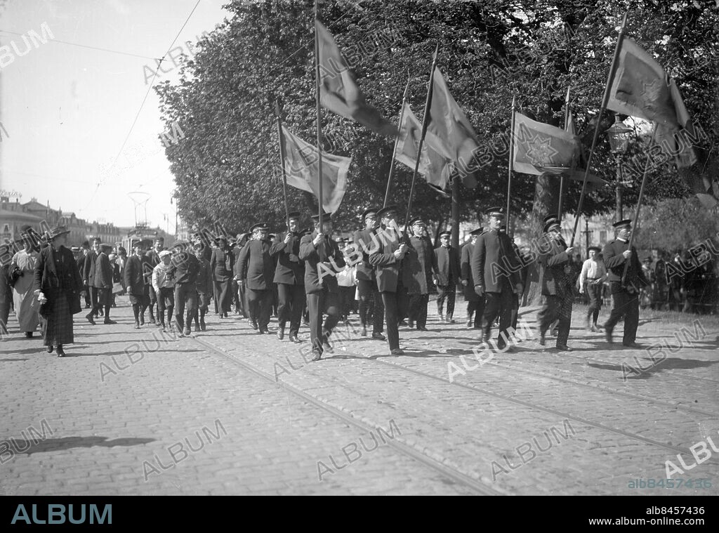GÖTEBORG 1915-05-25.. Frälsningsarmén marscherar genom staden. *** Local Caption *** GT 1915-1846 Foto: Kamerareportage / TT / Kod: 2524.