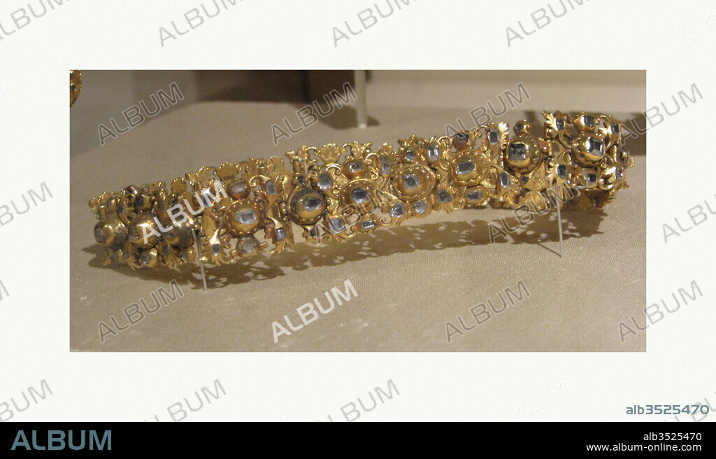 Bracelet, 17th century, Spanish, Gold, diamonds, Overall: 5/8 × 10 3/16 in. (1.6 × 25.9 cm), Metalwork-Gold and Platinum, The elegantly detailed engraved ornament on the interior of the gold links identifies this as Spanish work.