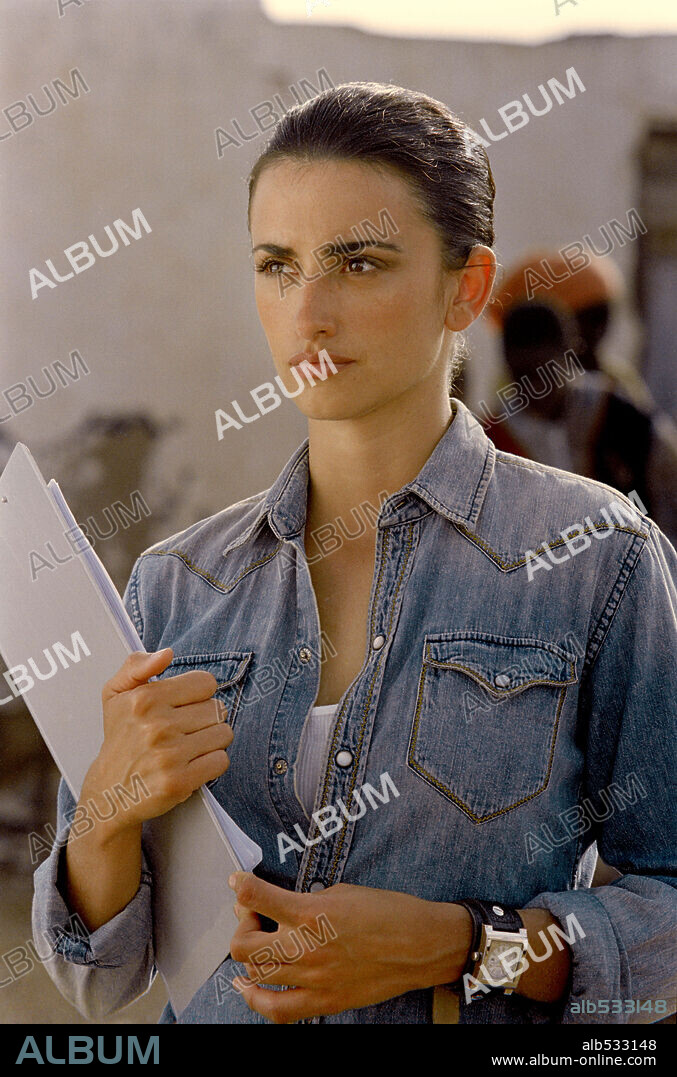 PENELOPE CRUZ in SAHARA, 2005, directed by BRECK EISNER. Copyright PARAMOUNT PICTURES.
