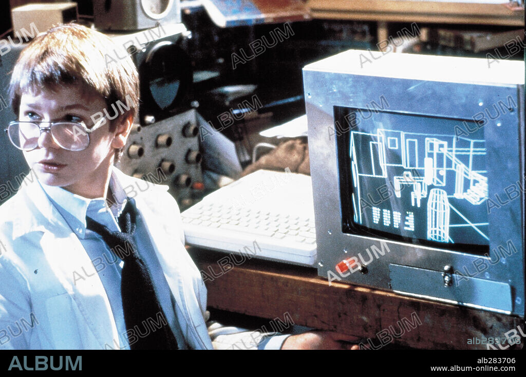 RIVER PHOENIX en EXPLORADORES, 1985 (EXPLORERS), dirigida por JOE DANTE. Copyright PARAMOUNT PICTURES.