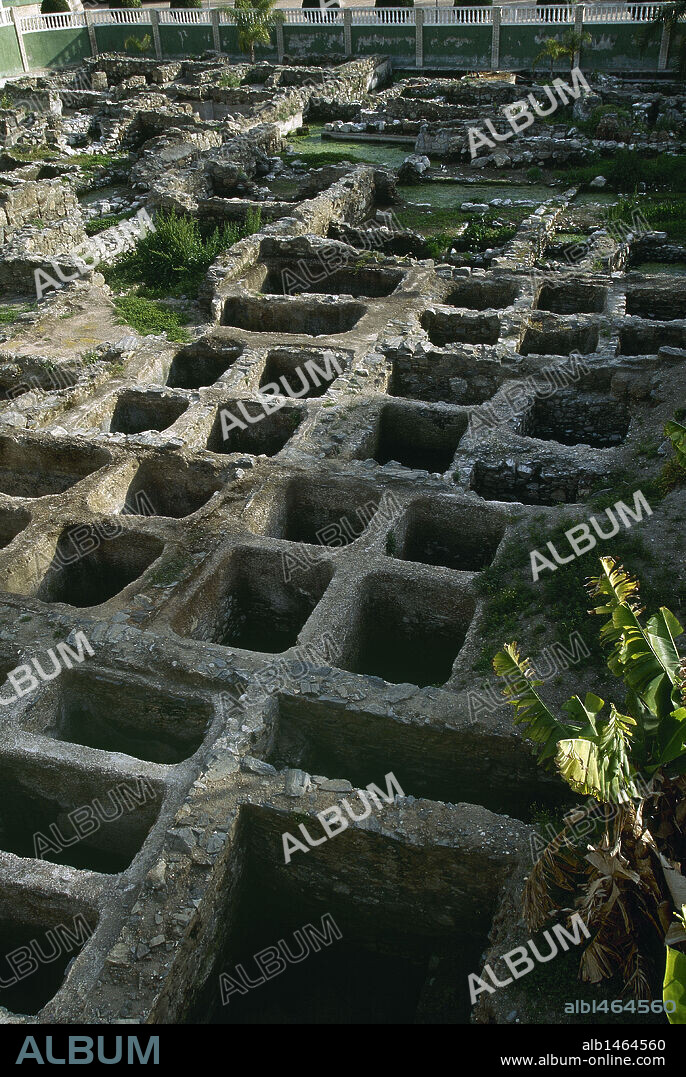 ARTE ROMANO. ESPAÑA. RUINAS DE ALMUÑECAR. Vista de las SALINAS, utilizadas ya en el S. VI a. C. por los FENICIOS y posteriormente por los romanos (S. II a. C.). Provincia de Granada. Andalucía.
