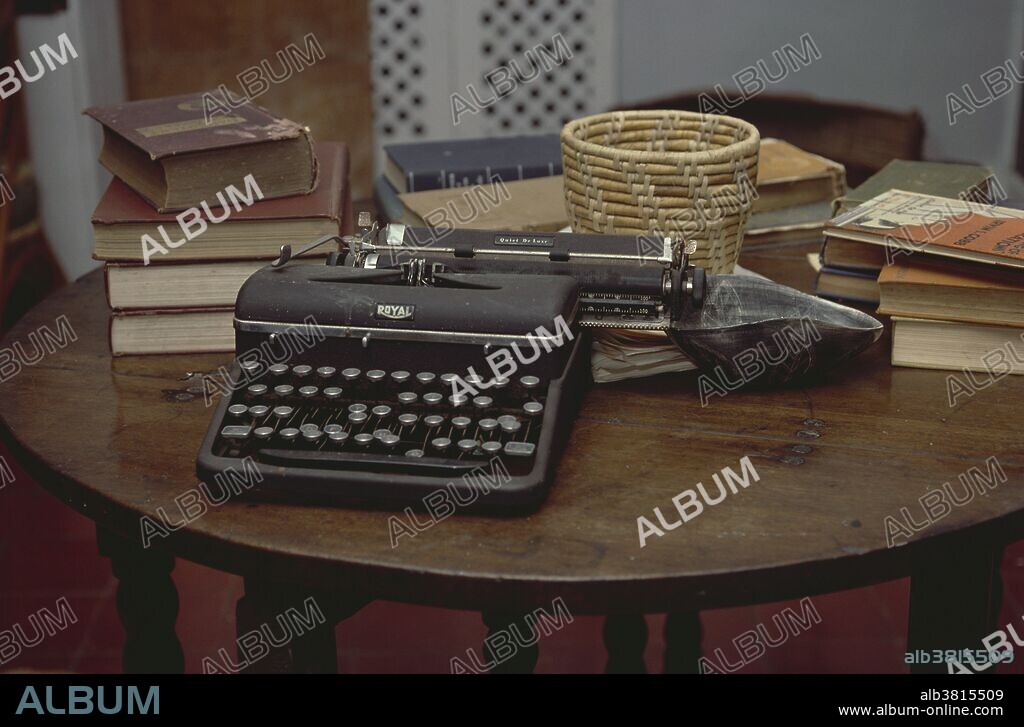 Typewriter at the Ernest Hemingway House, now also a museum, Key West, Florida. The American author lived here from 1931 to 1939, completing the final draft of "A Farewell to Arms.".