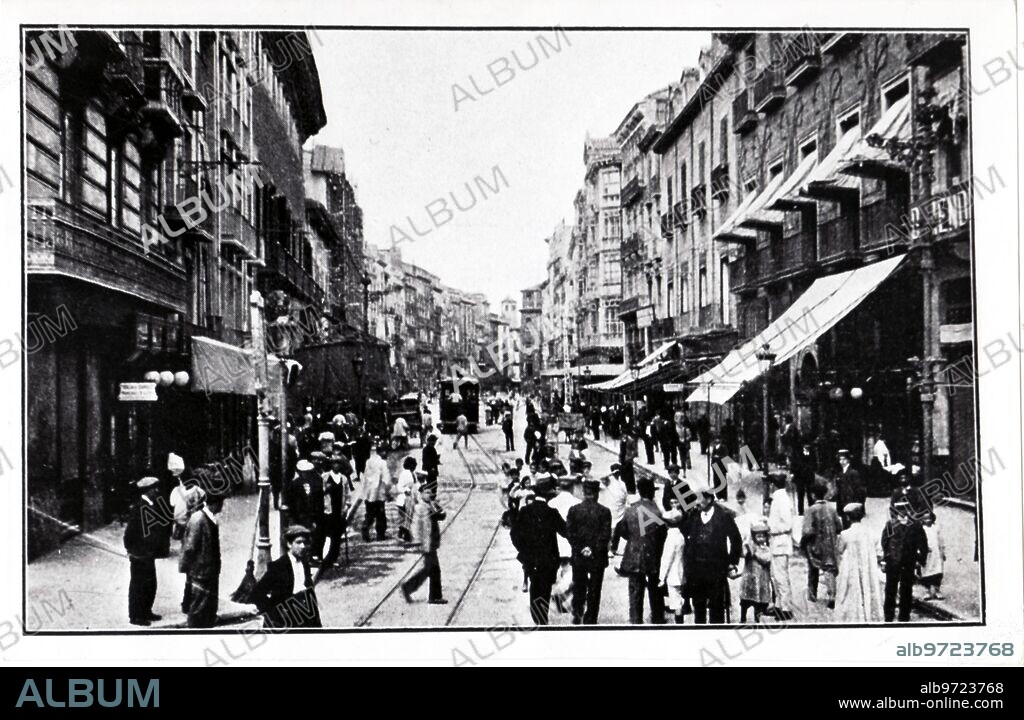 Octubre 1905. Coso Alto, en Zaragoza; En una imagen de Principios del siglo Xx.