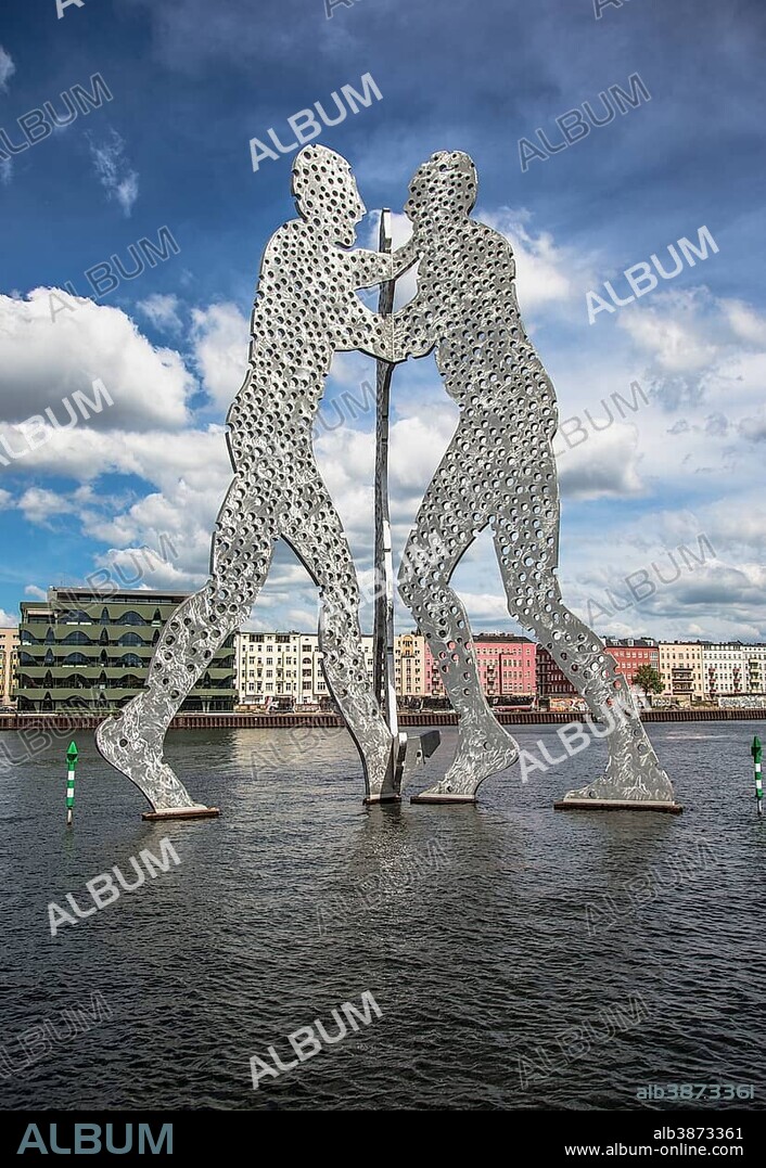 Molecule Man sculpture in the Spree River, Berlin, Germany, Europe.