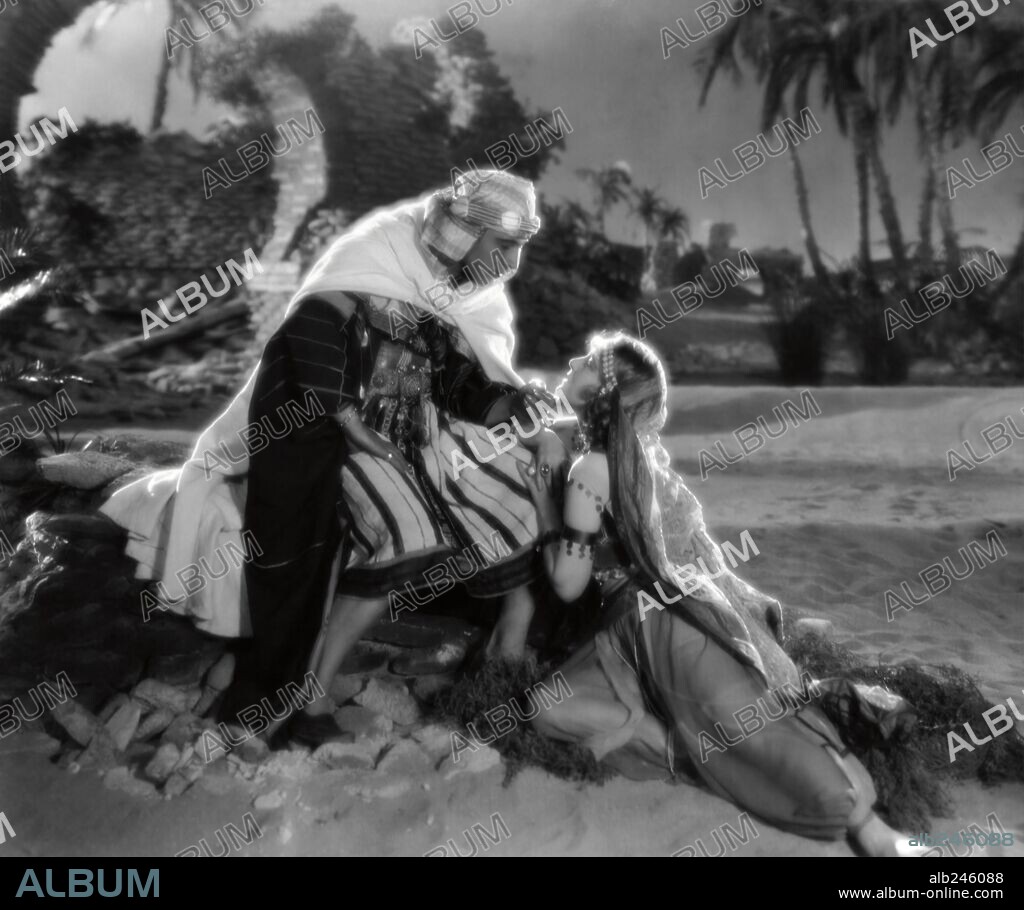 AGNES AYRES and RODOLFO VALENTINO. AGNES AYRES and RUDOLPH VALENTINO in THE SON OF THE SHEIK, 1926, directed by GEORGE FITZMAURICE. Copyright UNITED ARTISTS.