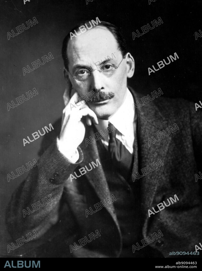 Edwin Arlington Robinson (1869-1935), American poet, who won three Pulitzer Prizes for his work.
