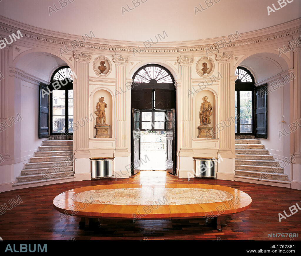 Oval room in Palazzo Barberini in Rome, by Maderno Carlo and Bernini Gian Lorenzo, 17th Century, 1628-1632,. Italy, Lazio,Rome, Palazzo Barberini. Authorization required for non editorial use.