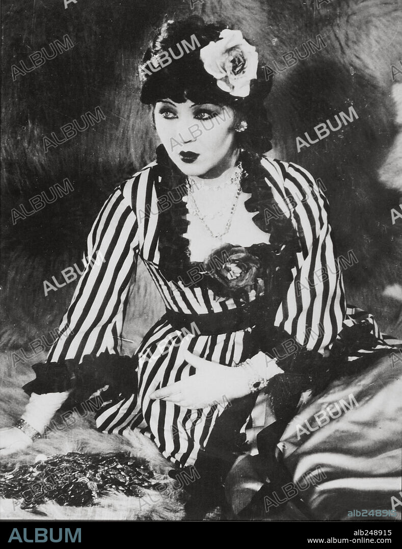 CATHERINE HESSLING in NANA, 1926, unter der Regie von JEAN RENOIR. Copyright FILMS ROITFEID, LES/GIGNO.