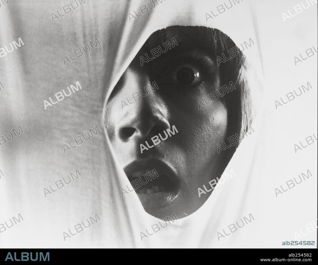 TÉNEBRE, 1982 (TENEBRAE), dirigida por DARIO ARGENTO. Copyright SIGMA.