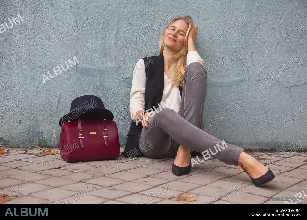 Madrid, October 24, 2013, the model María León on a street in Madrid Photo: © Angel Navarrete ....Archdc.