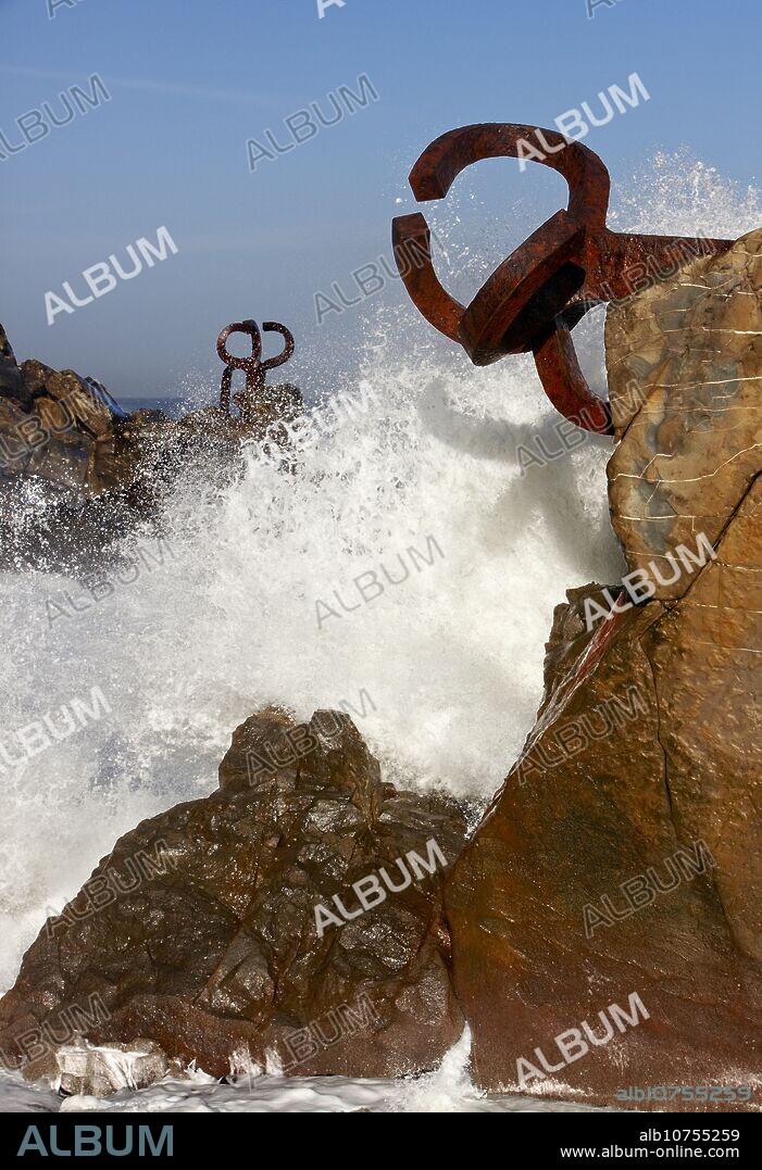 ´Peine del Viento´ sculpture by Eduardo Chillida, San Sebastian, Guipuzcoa, Basque Country, Spain.